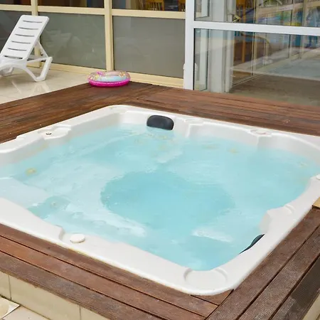 فندق Mura 4*